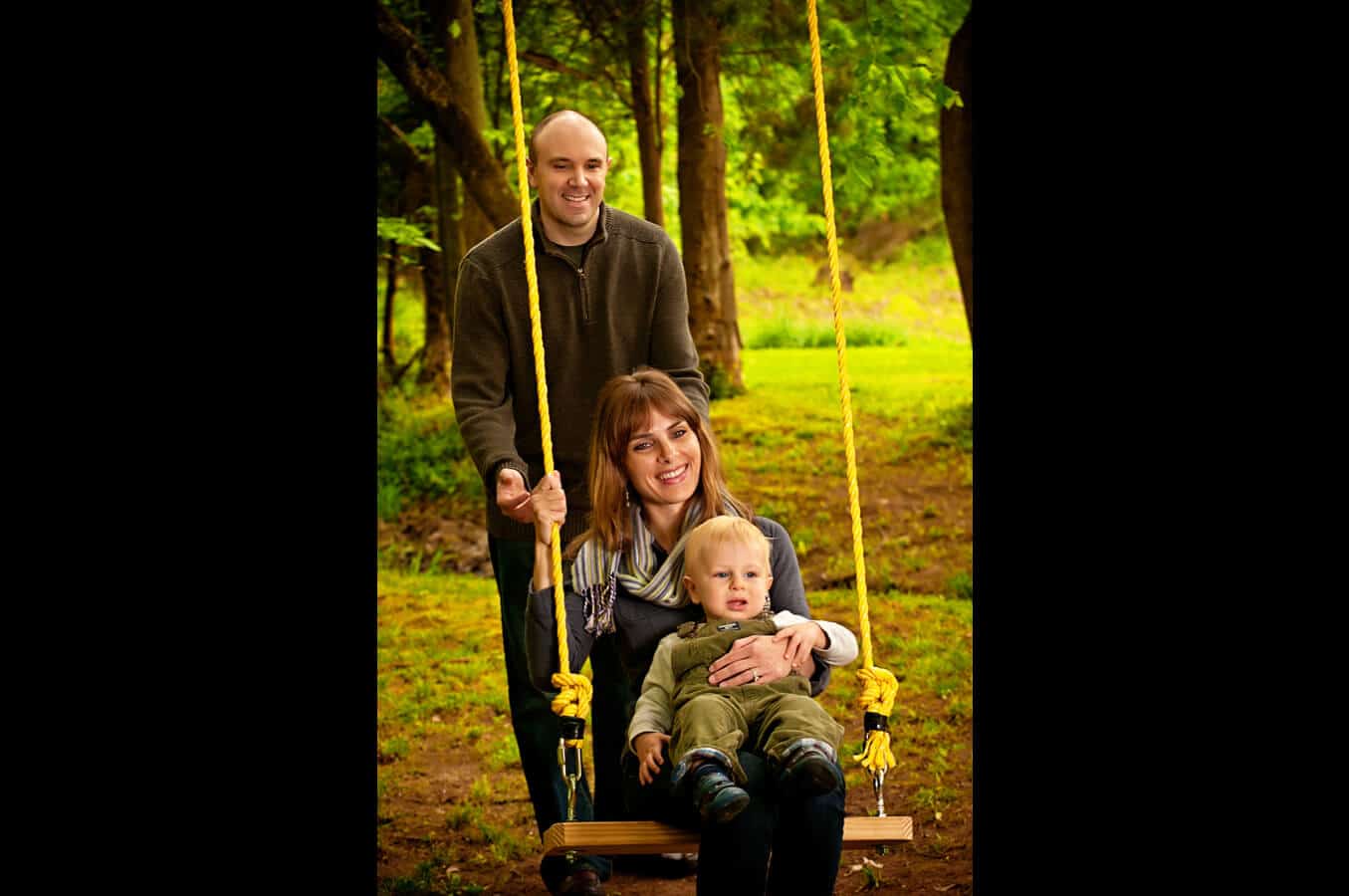 family portrait, swing, outdoor, natural light, Northern VA